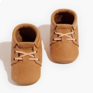 Freshly Picked Oxford color Cedar baby shoe size one.